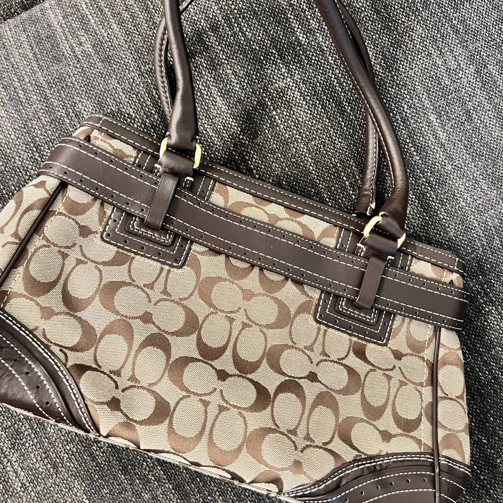 Coach classic purse!! Great shape!